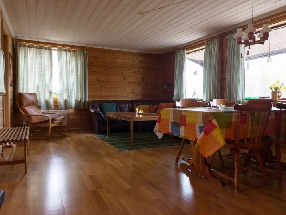 Vårstigen 20, Östra
