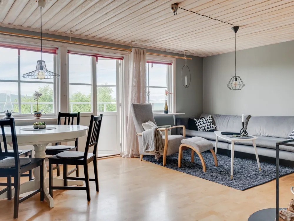 Utsiktsvägen 64, övre