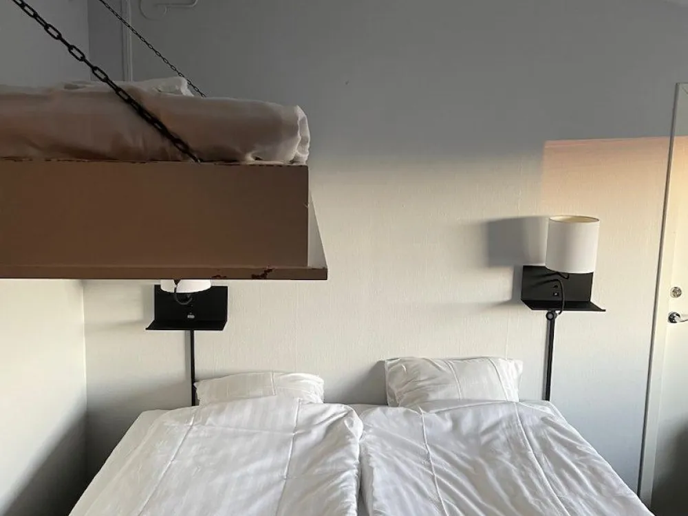Dubbelrum med bäddsoffa och överslaf